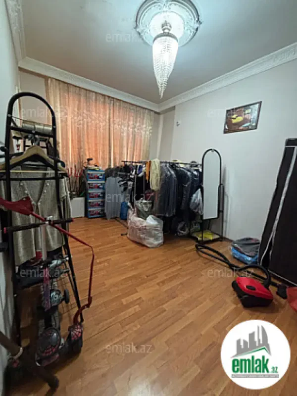 Satılır 2 otaqlı köhnə tikili 60 m²