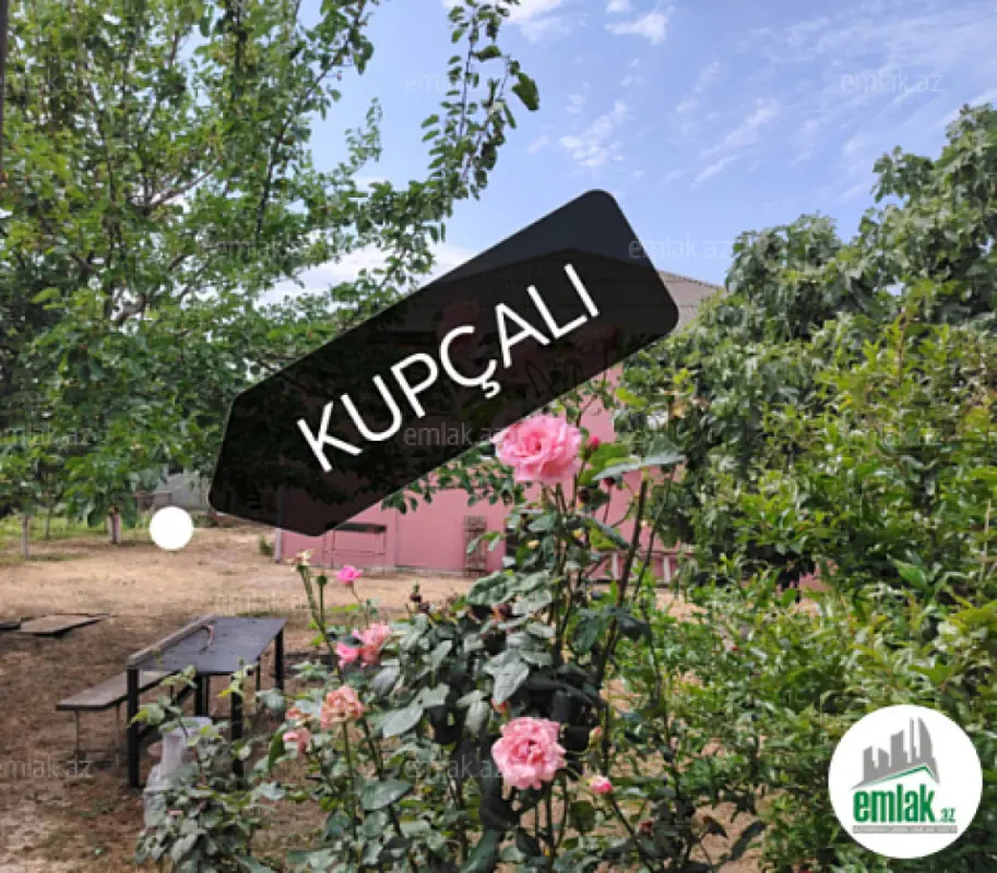 Satılır 4 otaqlı mənzil 180 m²