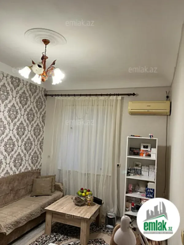Satılır 3 otaqlı köhnə tikili 90 m²