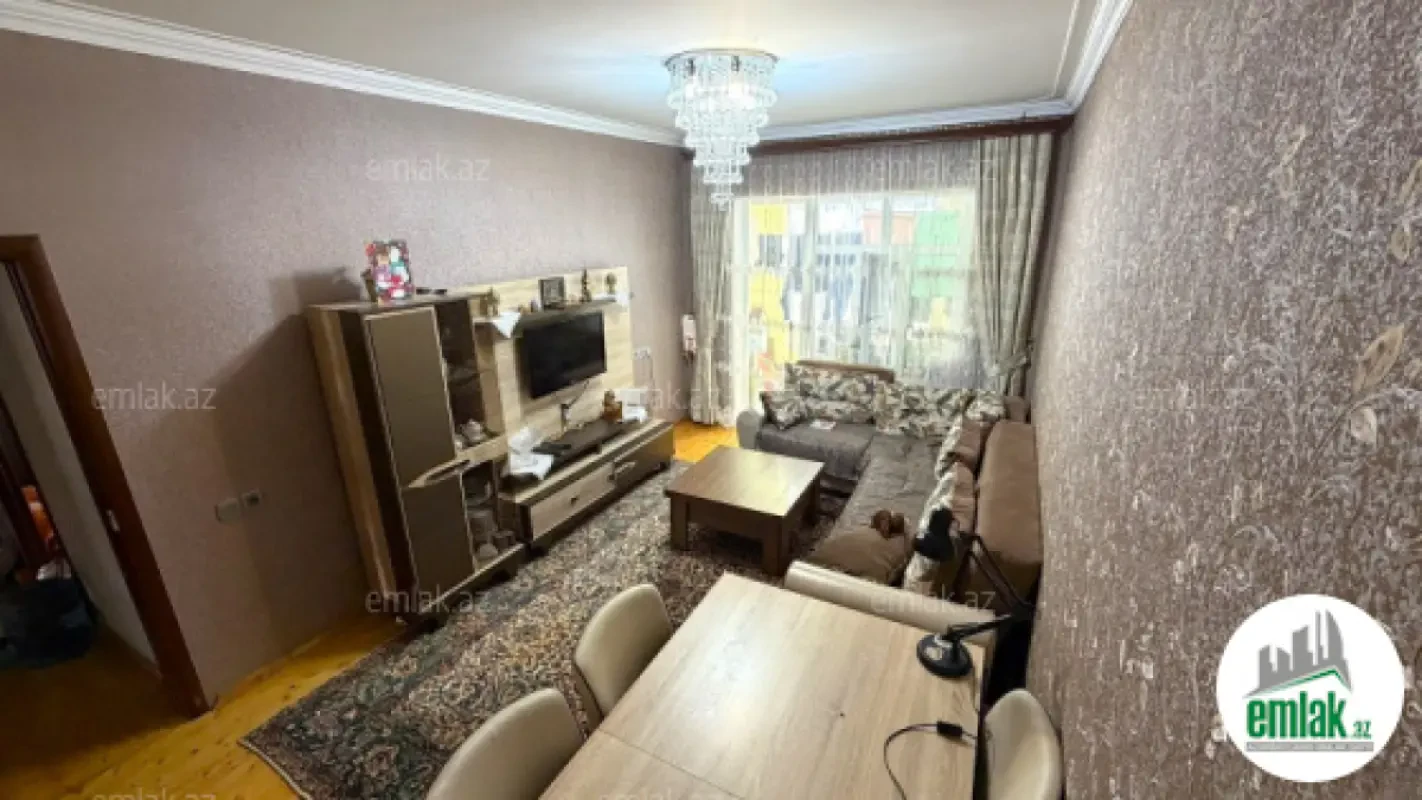 Satılır 3 otaqlı köhnə tikili 90 m²
