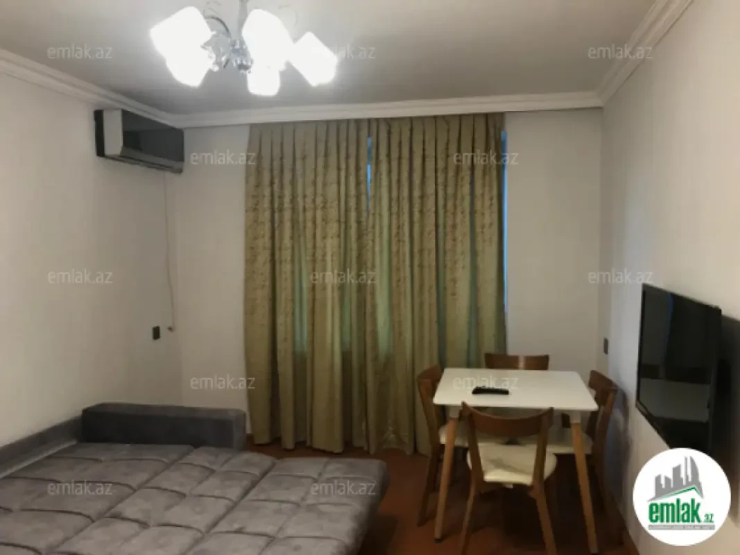 Satılır 1 otaqlı köhnə tikili 32 m²