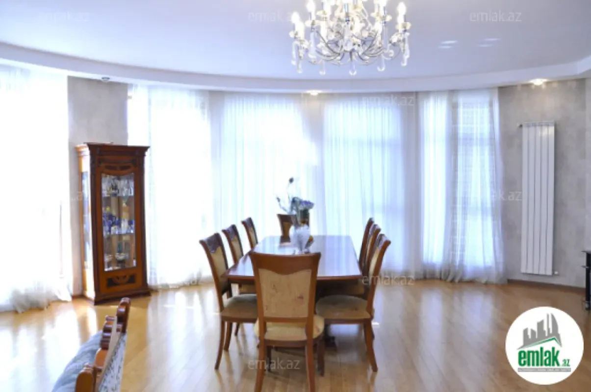 Satılır 4 otaqlı yeni tikili 195 m²