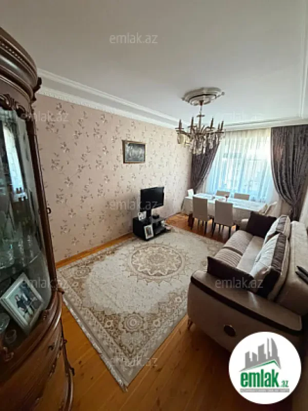 Satılır 4 otaqlı köhnə tikili 83 m²
