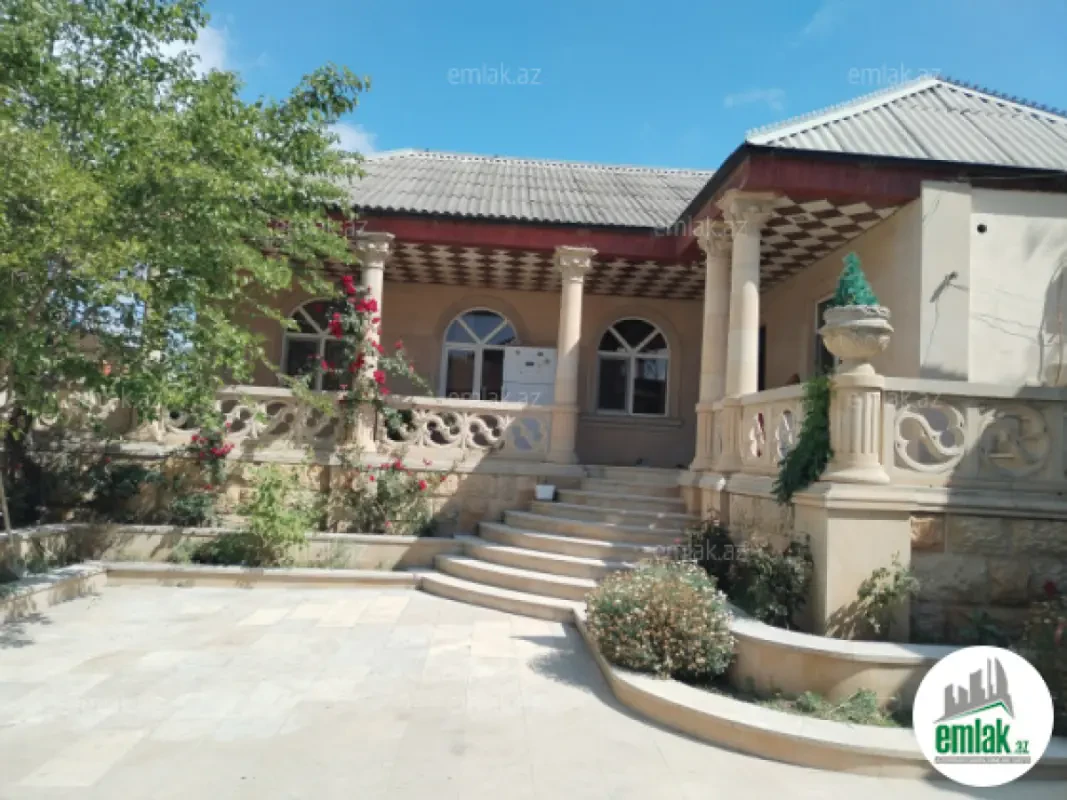 Satılır 5 otaqlı həyət evi 142 m²