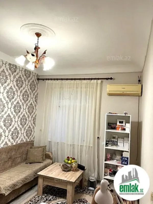Satılır 2 otaqlı köhnə tikili 50 m²