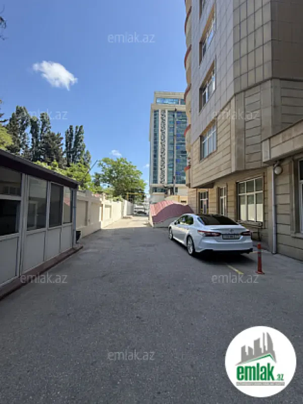 Satılır 4 otaqlı yeni tikili 230 m²
