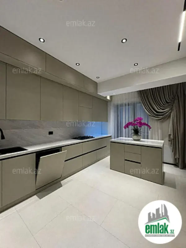 Satılır 3 otaqlı yeni tikili 127 m²