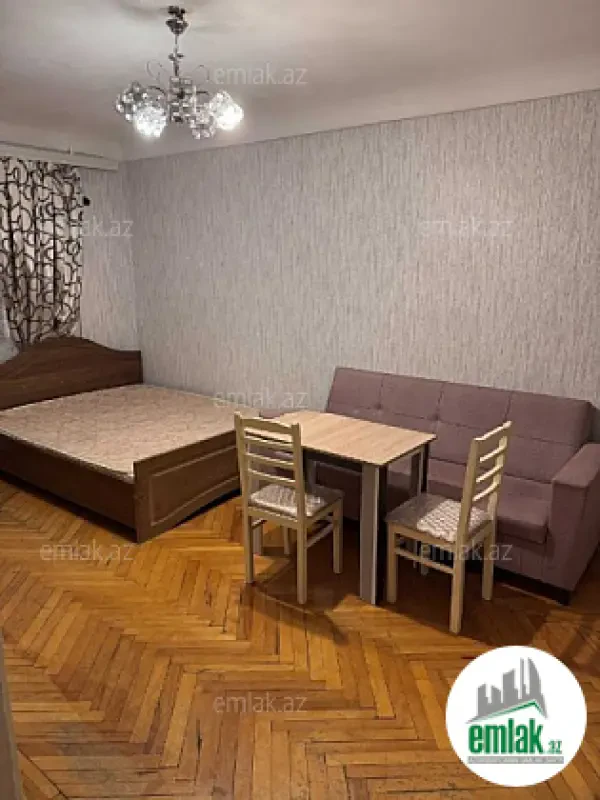 Satılır 1 otaqlı köhnə tikili 45 m²