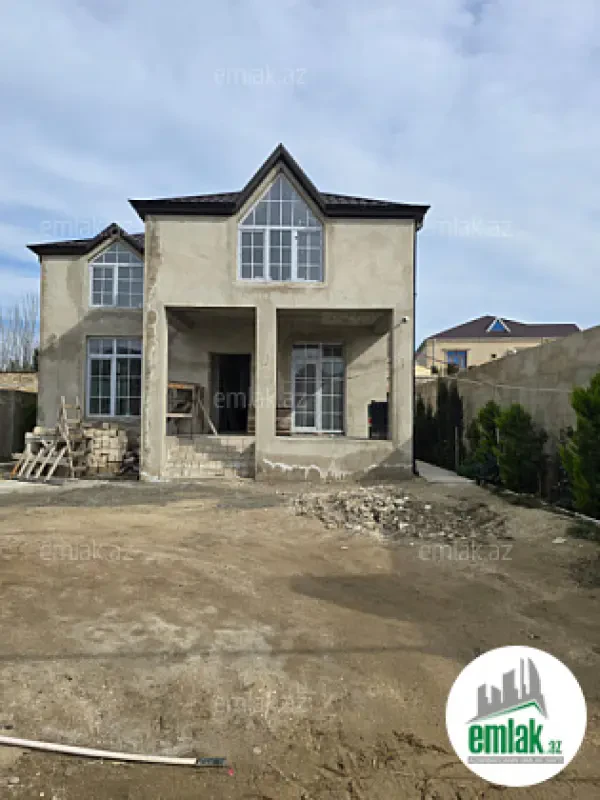 Satılır 5 otaqlı həyət evi 240 m²