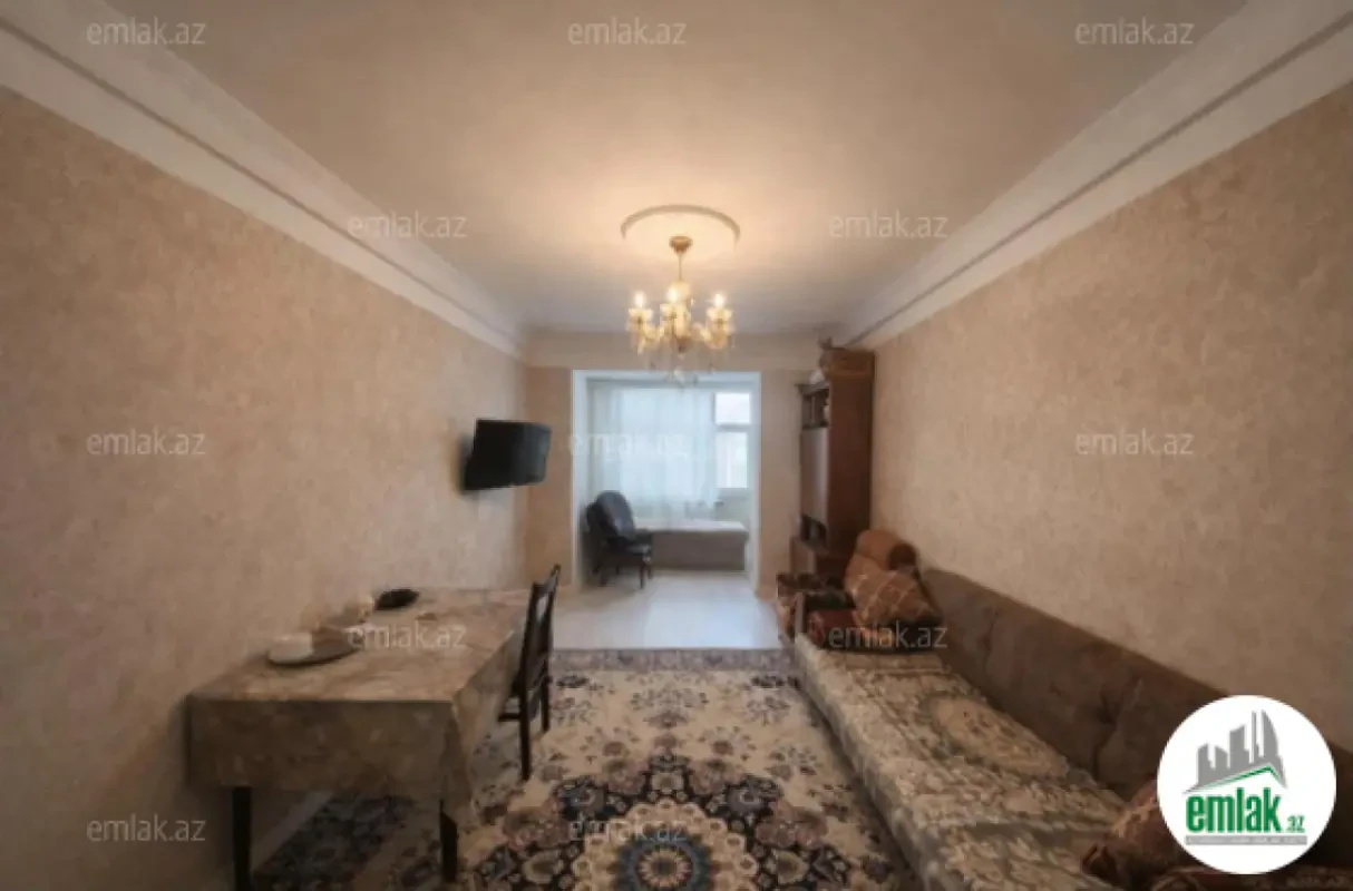 Satılır 2 otaqlı köhnə tikili 55 m²