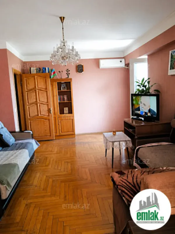 Satılır 3 otaqlı köhnə tikili 90 m²