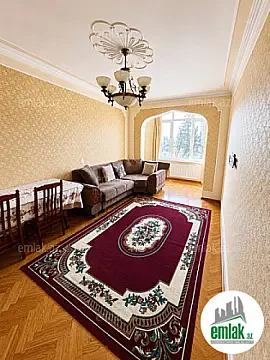 Satılır 2 otaqlı köhnə tikili 70 m² — Bakı 2 otaq 70.00 m²