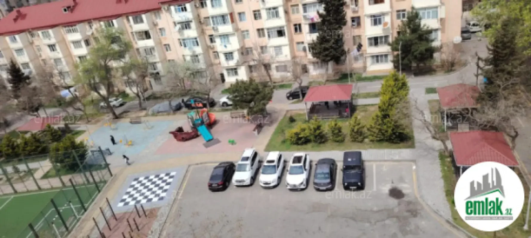 Satılır 2 otaqlı köhnə tikili 45 m²