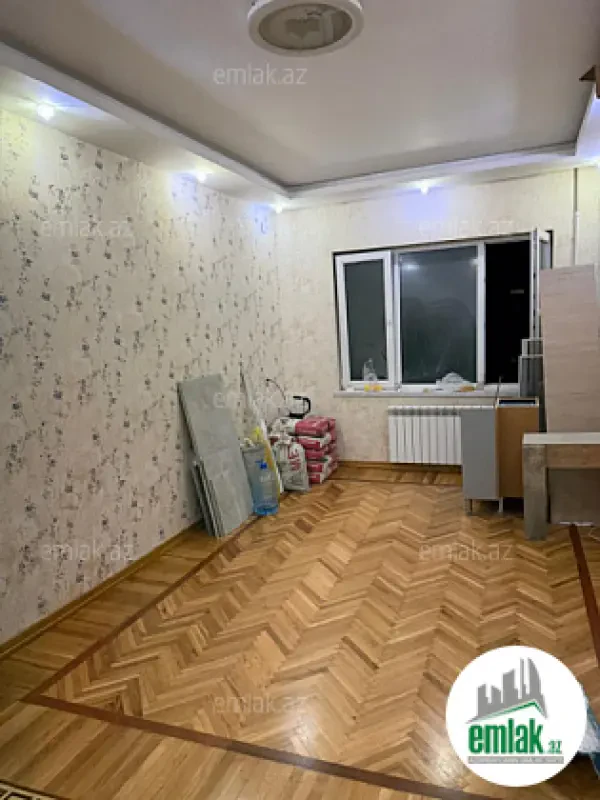 Satılır 3 otaqlı köhnə tikili 90 m²