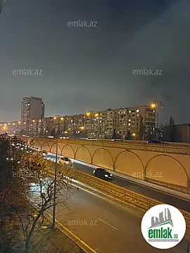 Satılır 5 otaqlı köhnə tikili 127 m² — Bakı 5 otaq 127.00 m²