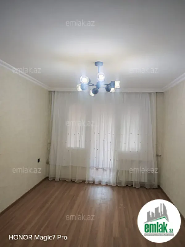Satılır 2 otaqlı köhnə tikili 55 m²
