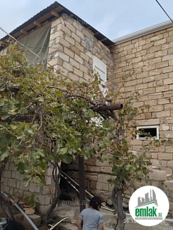 Satılır həyət evi 100 m²