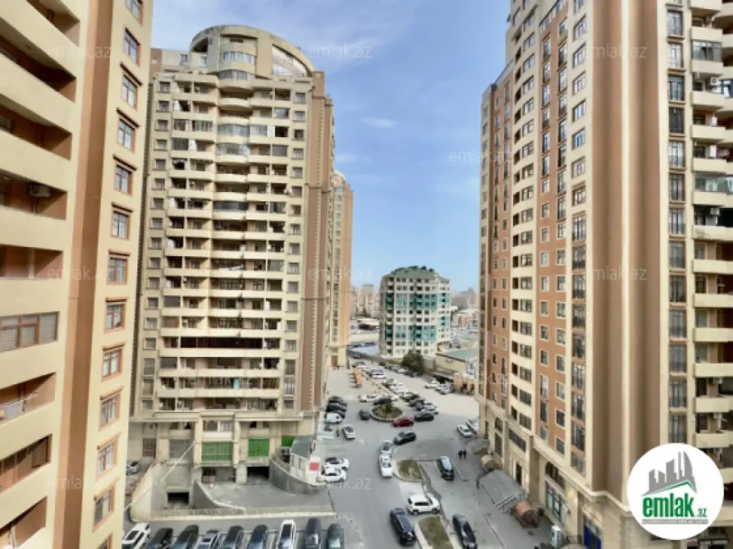 Satılır 3 otaqlı yeni tikili 180 m²