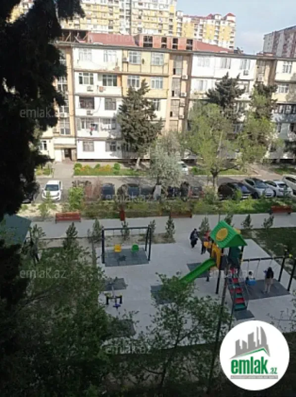 Satılır 4 otaqlı köhnə tikili 100 m²