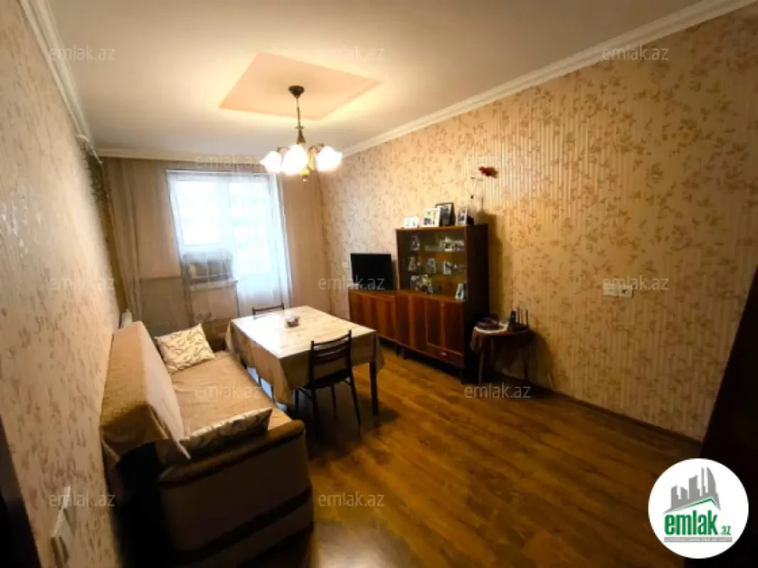 Satılır 2 otaqlı köhnə tikili 68 m²