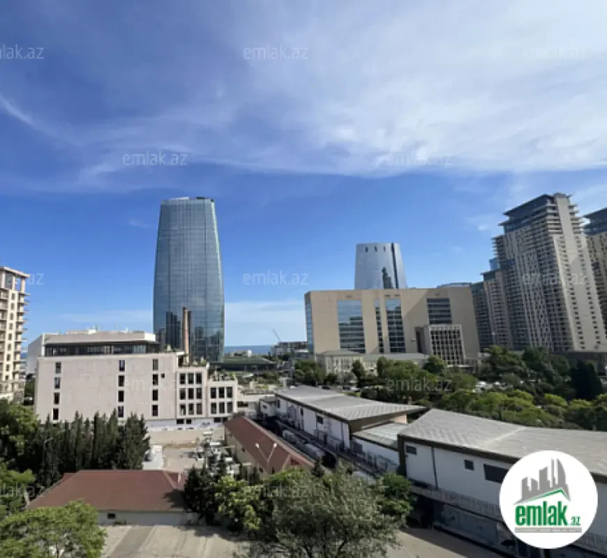 Satılır 3 otaqlı köhnə tikili 100 m²