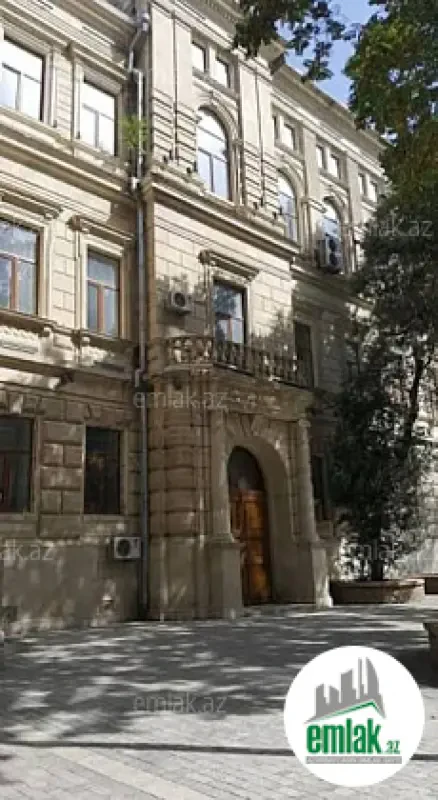 Satılır 3 otaqlı köhnə tikili 103 m²