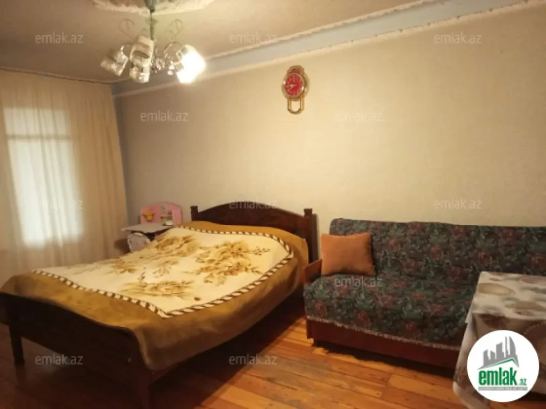 Satılır 3 otaqlı köhnə tikili 60 m²
