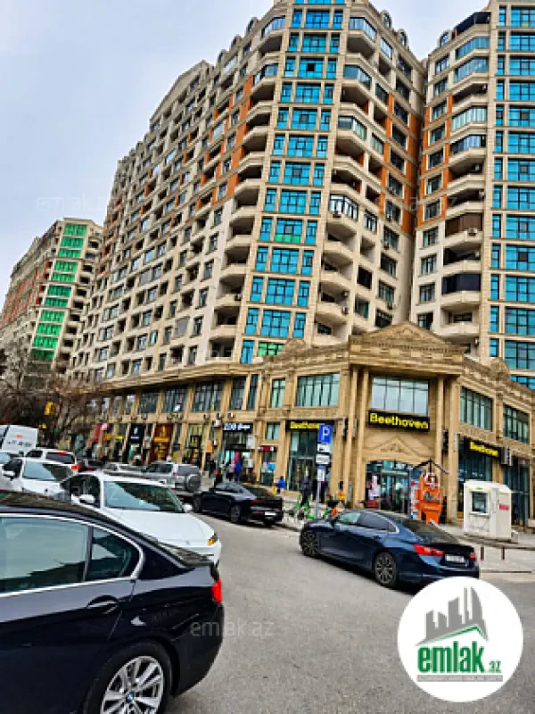 Satılır 2 otaqlı yeni tikili 70 m²