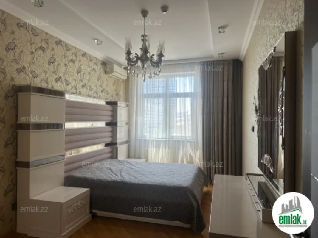 Satılır 3 otaqlı yeni tikili 138 m²