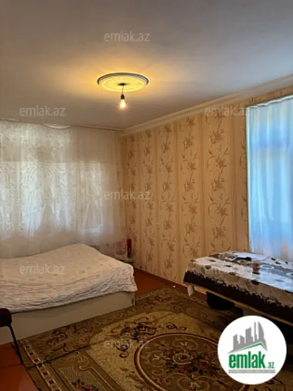 Satılır 1 otaqlı köhnə tikili 35 m²