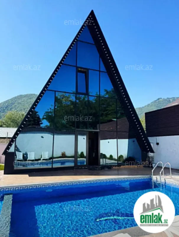 Satılır 5 otaqlı həyət evi 300 m²