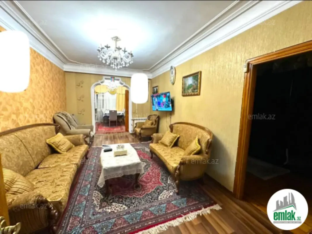 Satılır 2 otaqlı köhnə tikili 115 m²