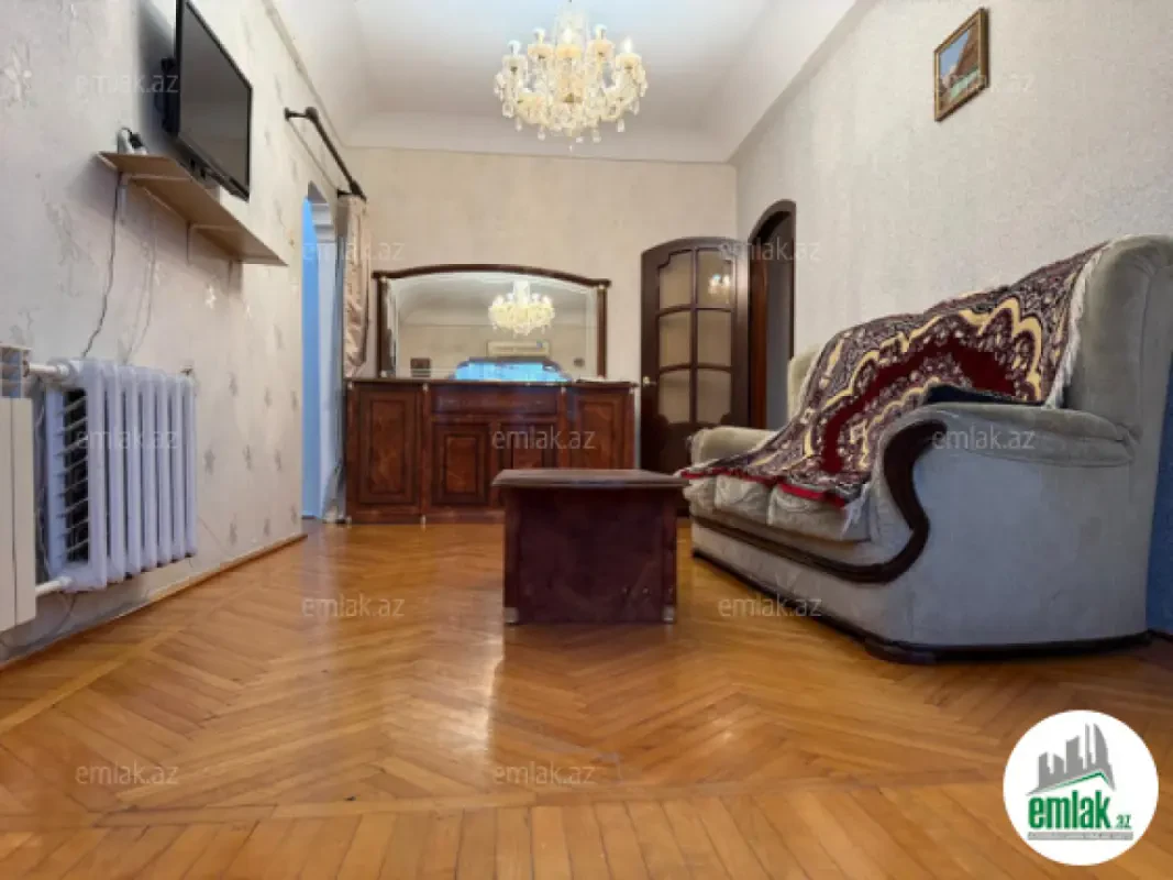 Satılır 2 otaqlı köhnə tikili 50 m²