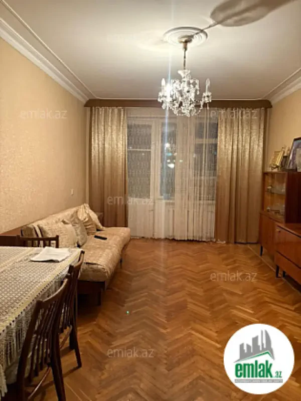 Satılır 3 otaqlı köhnə tikili 80 m²
