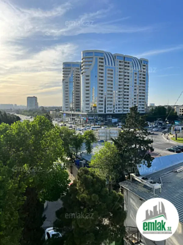 Satılır 3 otaqlı köhnə tikili 85 m²