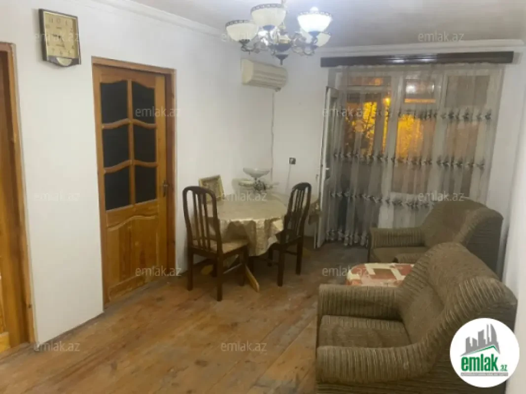 Satılır 3 otaqlı köhnə tikili 70 m²