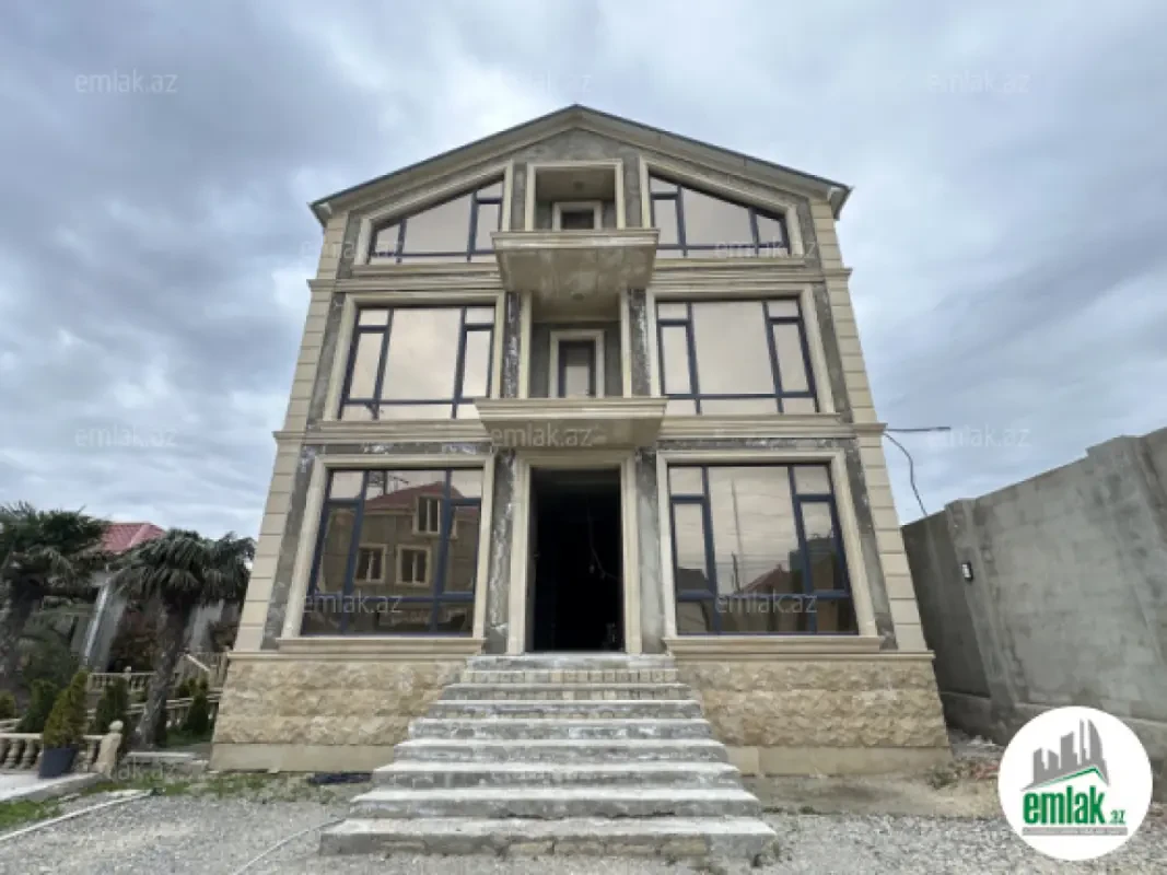 Satılır 7 otaqlı həyət evi 390 m²