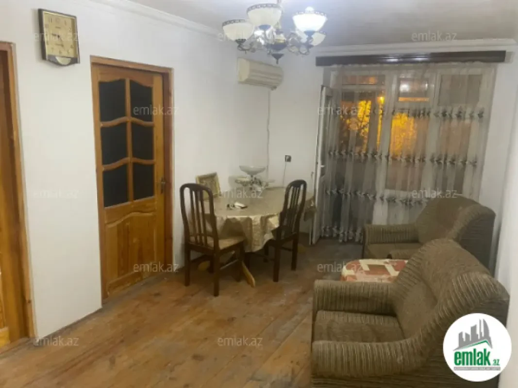 Satılır 3 otaqlı köhnə tikili 70 m²