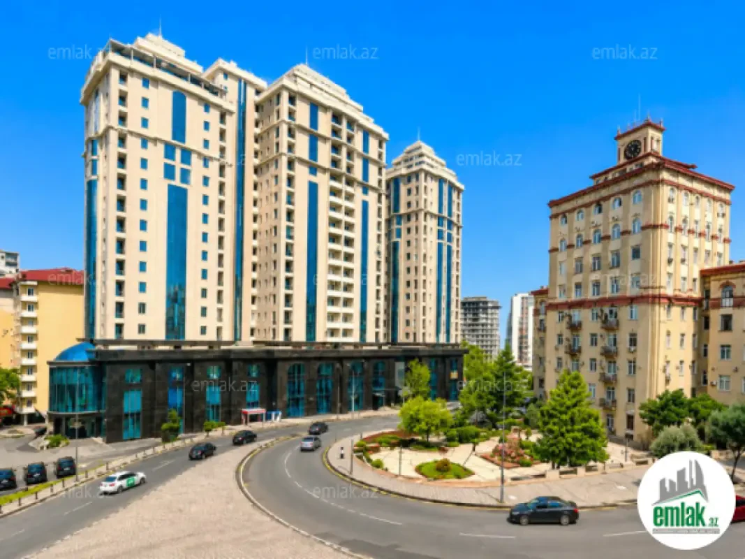 Satılır 3 otaqlı yeni tikili 130 m²