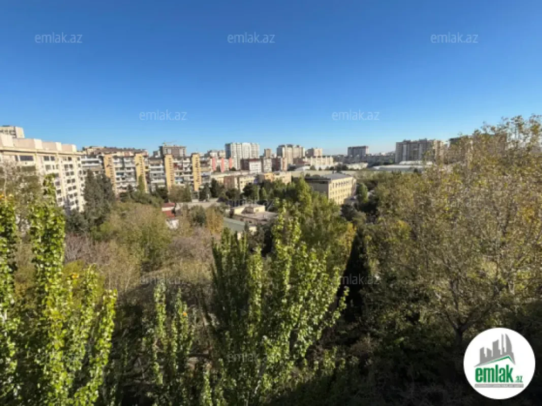 Satılır 4 otaqlı köhnə tikili 100 m²