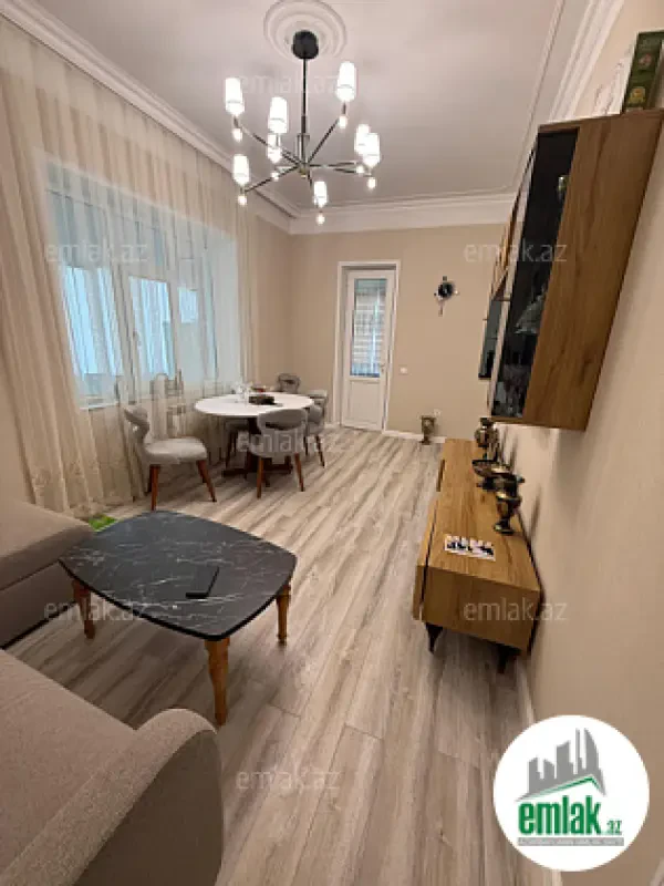 Satılır 2 otaqlı köhnə tikili 55 m²