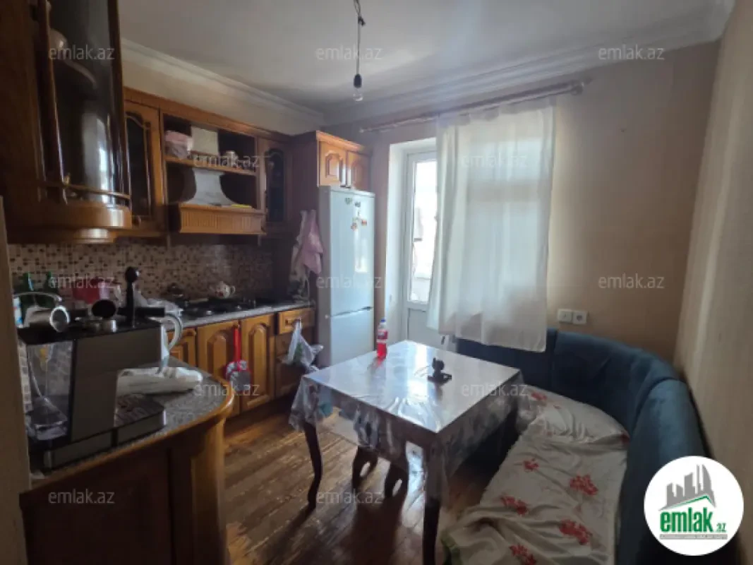 Satılır 3 otaqlı köhnə tikili 72 m²