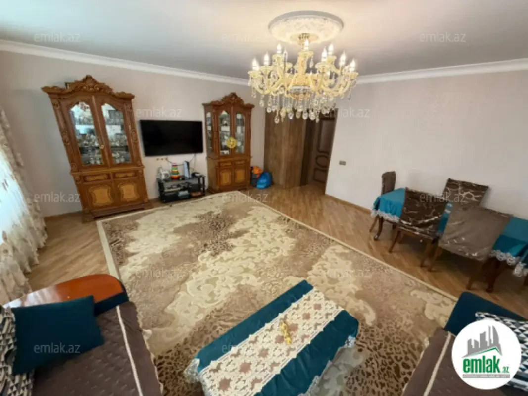 Satılır 4 otaqlı köhnə tikili 90 m²