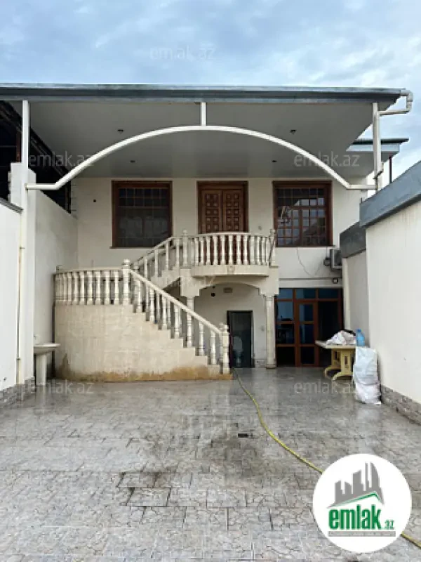 Satılır 6 otaqlı həyət evi 250 m²