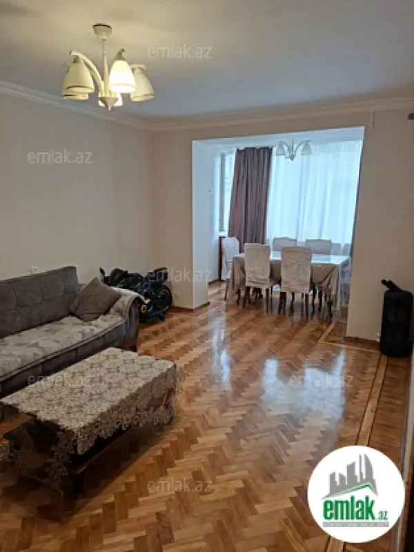 Satılır 3 otaqlı köhnə tikili 75 m²