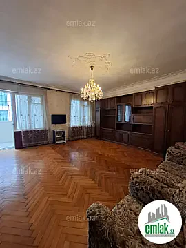 Satılır 4 otaqlı köhnə tikili 110 m² — Bakı 4 otaq 110.00 m²