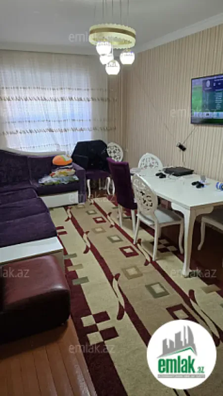 Satılır 4 otaqlı köhnə tikili 110 m²