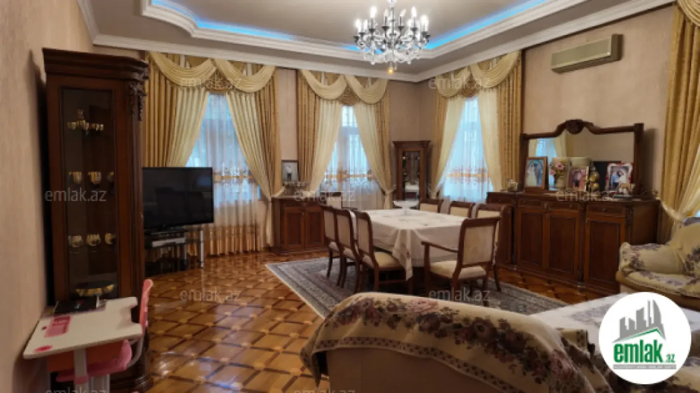 Satılır 6 otaqlı mənzil 214 m²