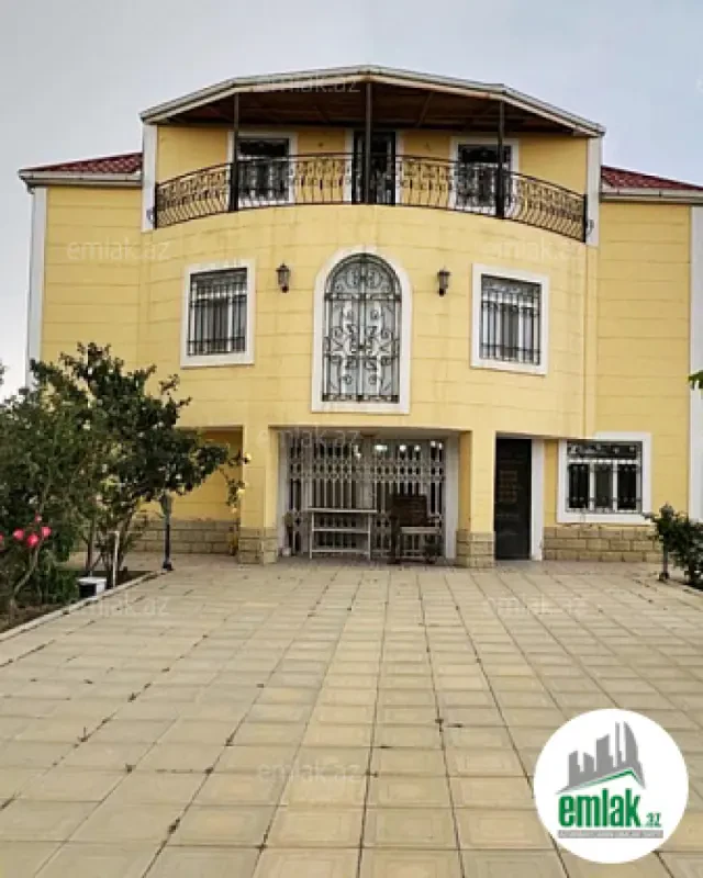 Satılır 10 otaqlı həyət evi 450 m²