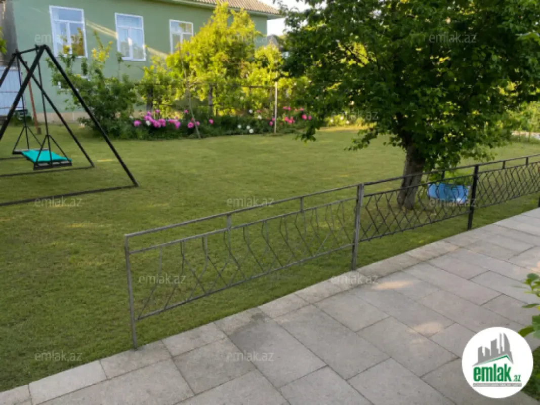 Satılır 6 otaqlı həyət evi 233 m²